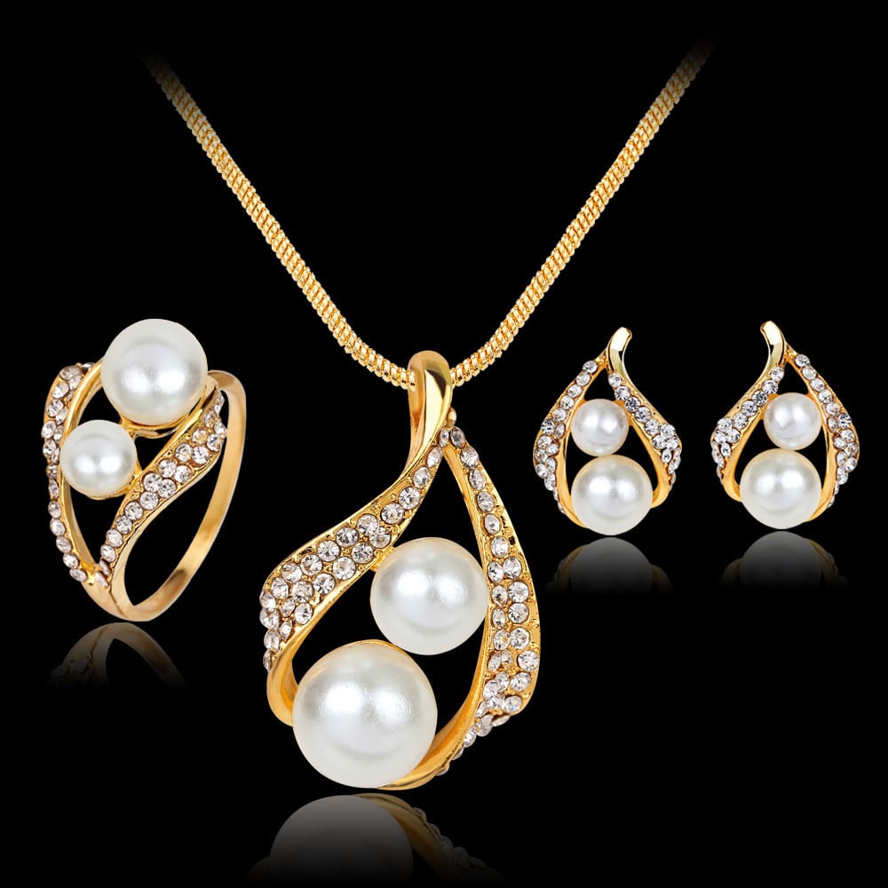 Three-piece Set Of Necklaces