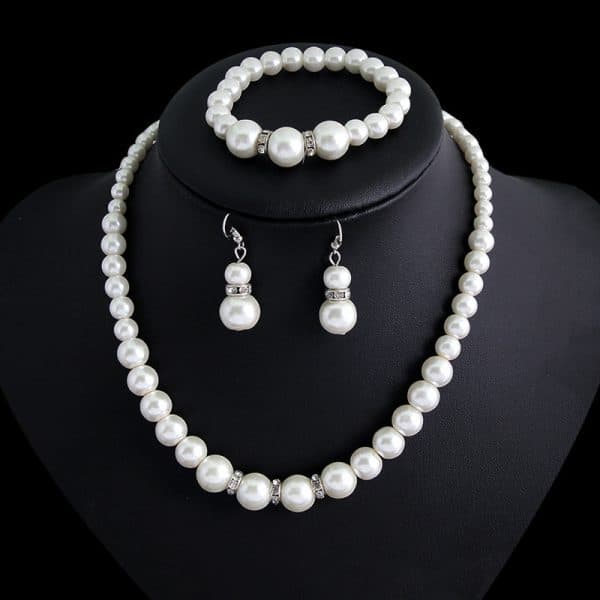 Three-piece Pearl Necklace